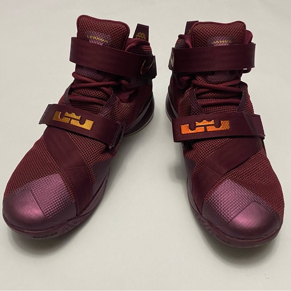 Nike LeBron 9 Soldier Size 12 Maroon and Gold 749490-670 - Picture 1 of 8
